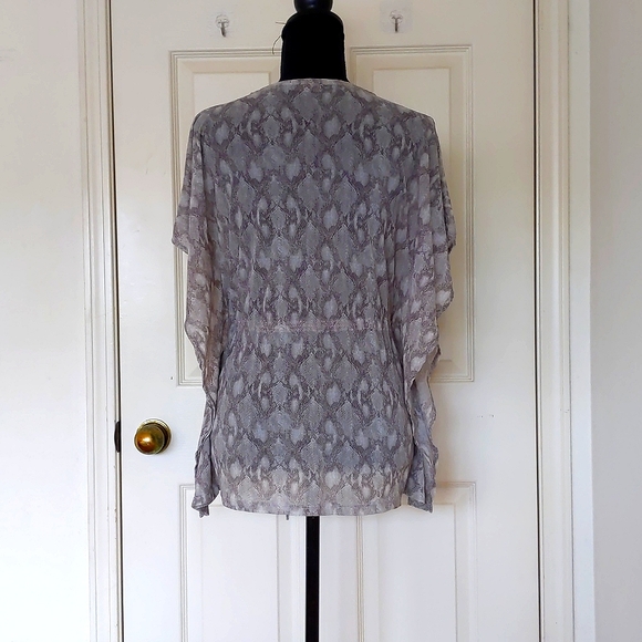 NWT. The Limited Multi Color Pattern Dropped Shoulder Blouse w/waist string tie. - Picture 2 of 5